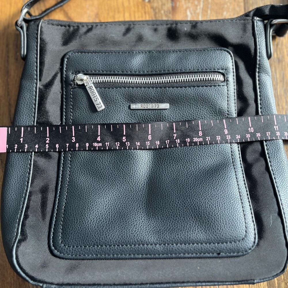 # 61- Roots Black Crossbody Bag - Picture 4 of 5